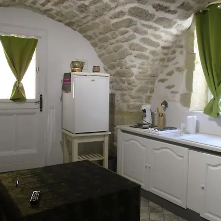 Location Meublé 19m² Proche De La * Aubais