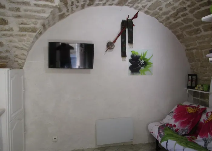 Appartement Location Meuble 19m² Proche De La *